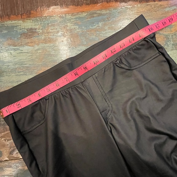 TORRID * Full Length Signature Waist Faux Leather Pocket Legging NWOT - Picture 13 of 16